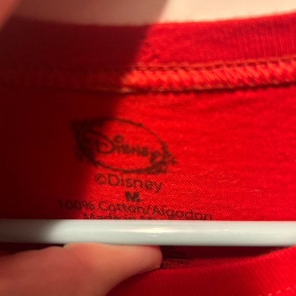 Ladies medium Minnie shirt - Picture 2 of 3